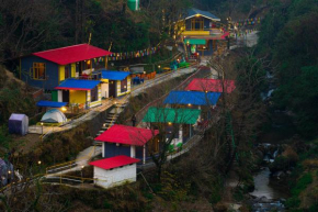 The Hosteller Mussoorie By the Streamside, Kempty